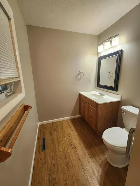 Bath - 610 Double O Nine Rd, Reeds Spring, MO 65737 photo 6 of 12