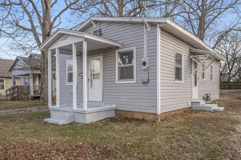 2546 N Broadway Ave, Springfield, MO 65803 photo 2