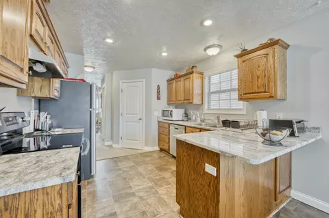 2105 W Swallow St, Springfield, MO 65810 photo 7