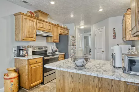 2105 W Swallow St, Springfield, MO 65810 photo 9