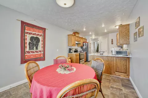 2105 W Swallow St, Springfield, MO 65810 photo 12