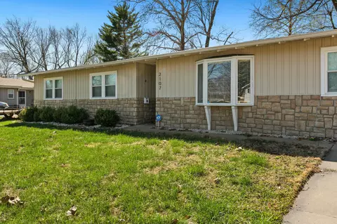 2107 S Oak Grove Ave, Springfield, MO 65804 photo 4