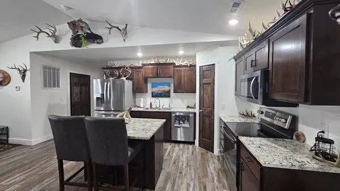 209 E Clouse St, Mountain Grove, MO 65711 photo 7