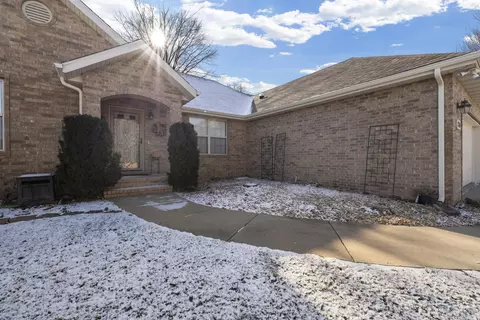774 E Roubidoux St, Nixa, MO 65714 photo 2