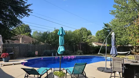 1126 E Woodland St, Springfield, MO 65807 photo 2