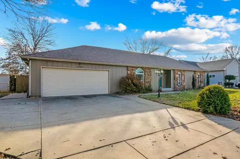 1126 E Woodland St, Springfield, MO 65807 photo 4