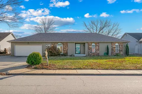 1126 E Woodland St, Springfield, MO 65807