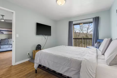 Bedroom - 18 Goldfinch Dr #1, Indian Point, MO 65616 photo 5 of 9
