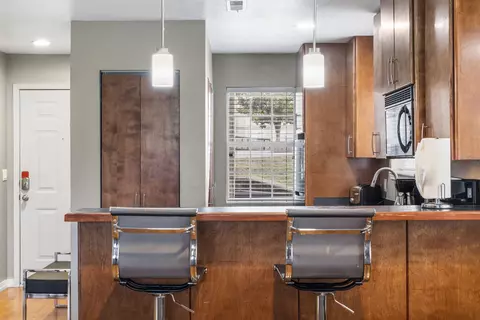 Kitchen - 18 Goldfinch Dr #1, Indian Point, MO 65616 photo 3 of 6
