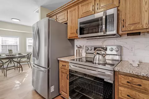 2828 W Whiteside St, Springfield, MO 65807 photo 14