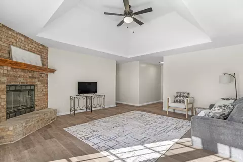 2828 W Whiteside St, Springfield, MO 65807 photo 8