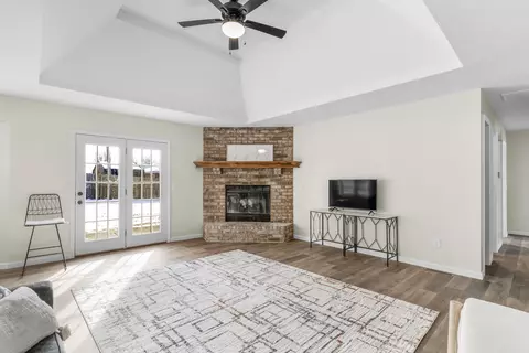 2828 W Whiteside St, Springfield, MO 65807 photo 9