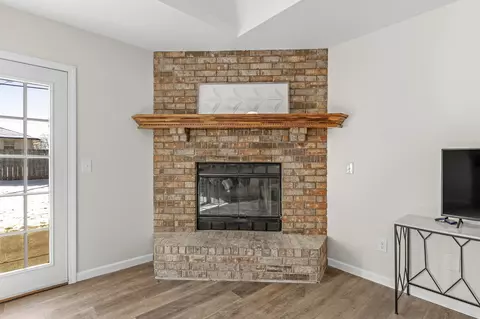 2828 W Whiteside St, Springfield, MO 65807 photo 10