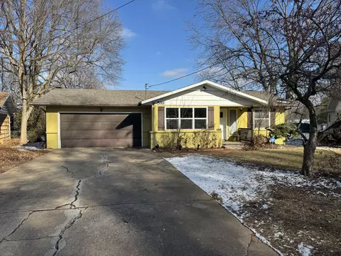 516 E Stanford St, Springfield, MO 65807 photo 1