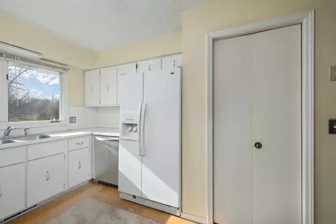 1654 E Richmond St, Springfield, MO 65804 photo 13
