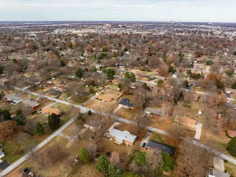 1654 E Richmond St, Springfield, MO 65804 photo 48