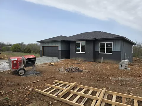 114 E Acacia Cir, Clever, MO 65631 photo 2