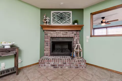 4338 W Colby St, Springfield, MO 65802 photo 8