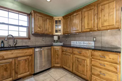 4338 W Colby St, Springfield, MO 65802 photo 12