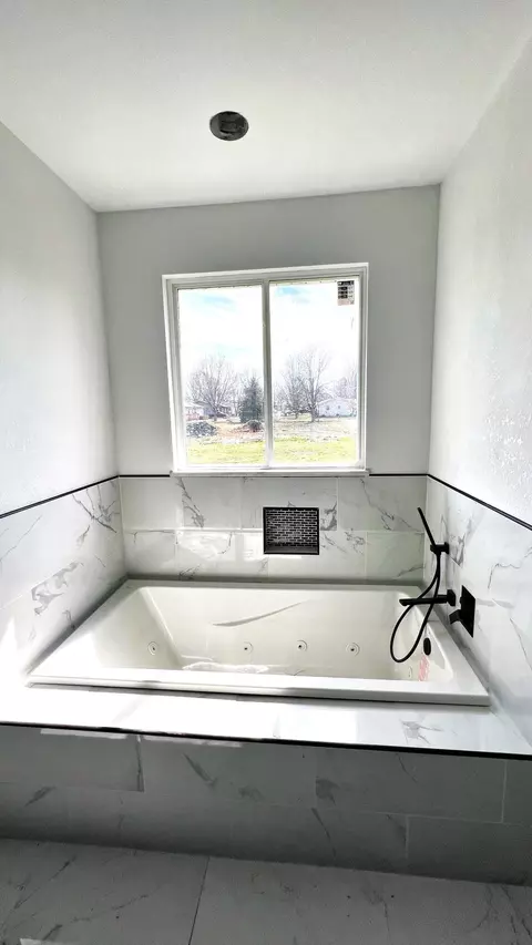 100 Alison Cir, Purdy, MO 65734 photo 12