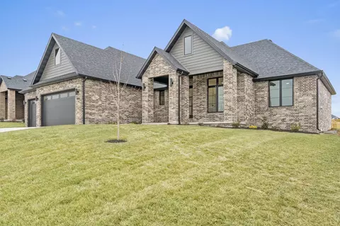 4465 E Larkwood Dr, Springfield, MO 65802 photo 2