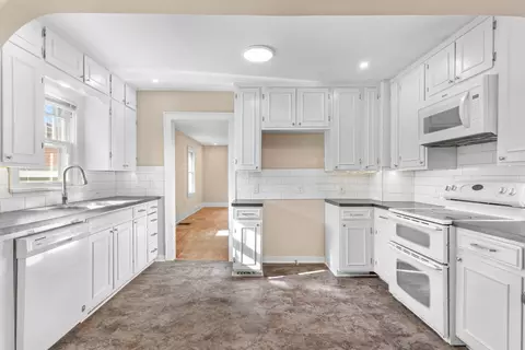 2246 N Franklin Ave, Springfield, MO 65803 photo 9