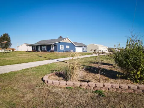 1633 E 512th Rd, Bolivar, MO 65613 photo 4