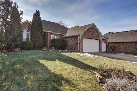 3792 W Vincent Dr, Springfield, MO 65810 photo 2
