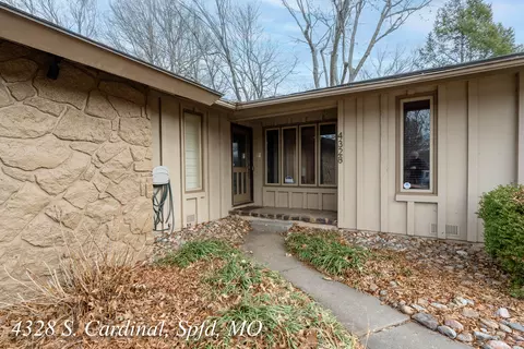 4328 S Cardinal Ct, Springfield, MO 65804 photo 2