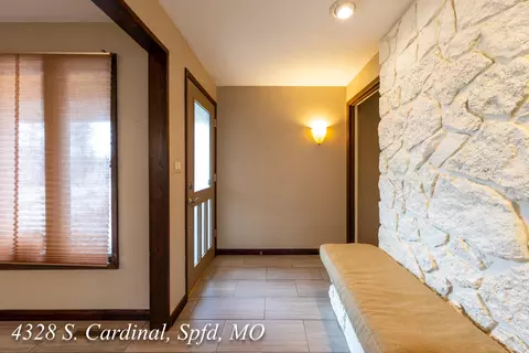 4328 S Cardinal Ct, Springfield, MO 65804 photo 3