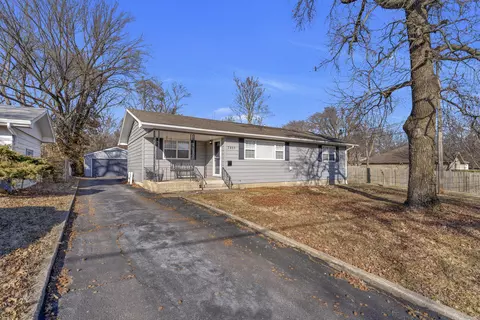 2815 E Grand St, Springfield, MO 65804 photo 1
