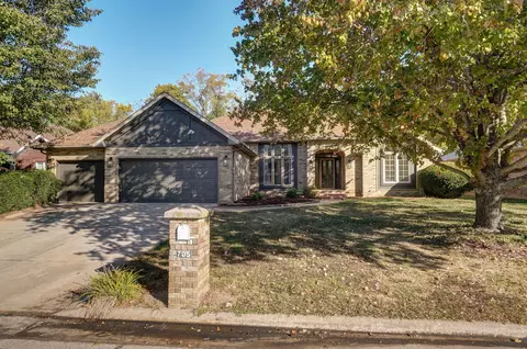 705 W Jackson Ave, Nixa, MO 65714 photo 2