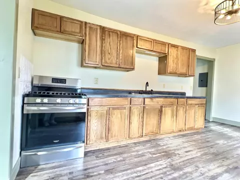 103 N Oak St, Monett, MO 65708 photo 5