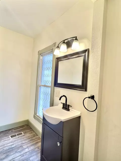 103 N Oak St, Monett, MO 65708 photo 12