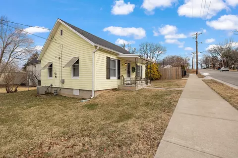 203 E Walnut St, Ozark, MO 65721 photo 2