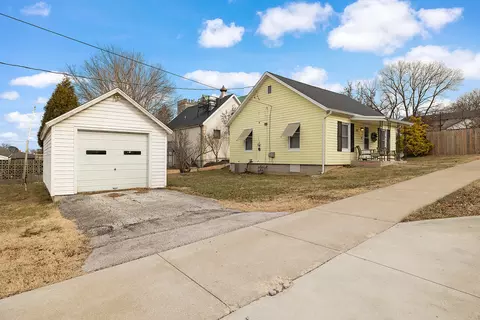 203 E Walnut St, Ozark, MO 65721 photo 3