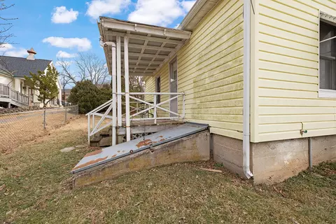 203 E Walnut St, Ozark, MO 65721 photo 23