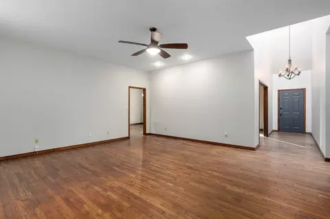 3038 S Oak Ave, Springfield, MO 65804 photo 13