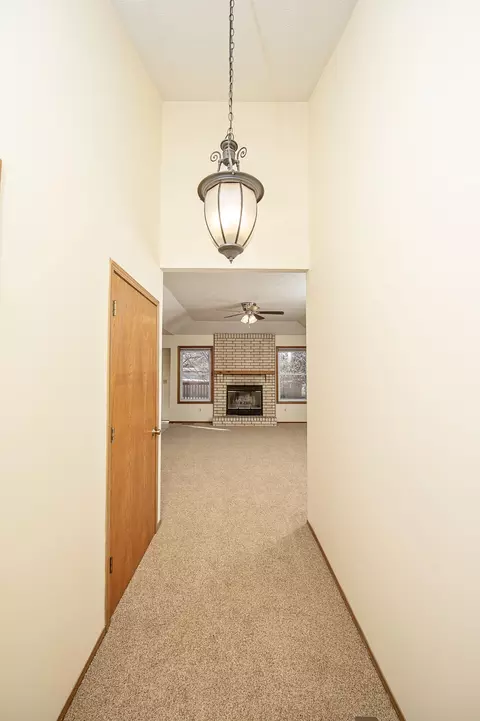 2219 S Fort Ave, Springfield, MO 65807 photo 2
