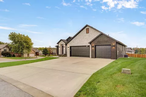 4496 E Larkwood Dr, Springfield, MO 65802 photo 3