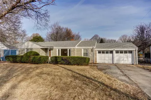 1039 E Linwood Dr, Springfield, MO 65807