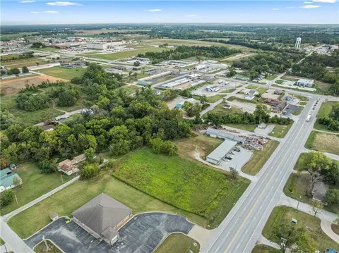 000 N Centennial Blvd, Nevada, MO 64772 photo 2