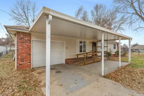 803 Hillcrest Cir, Nixa, MO 65714 photo 2