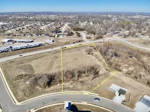 001 S Durango Dr, Bolivar, MO 65613