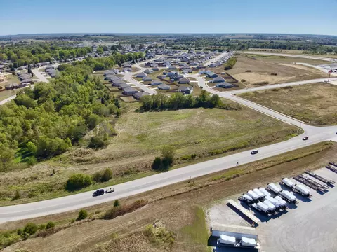 001 S Durango Dr, Bolivar, MO 65613 photo 9