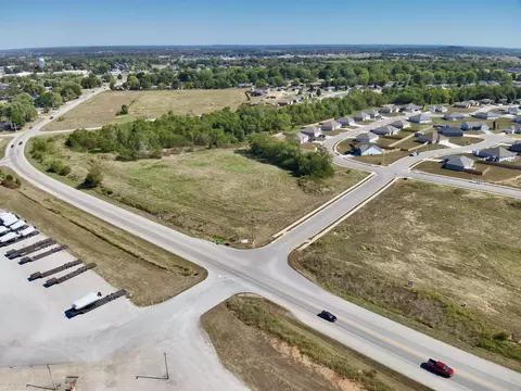 001 S Durango Dr, Bolivar, MO 65613 photo 10