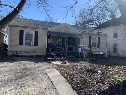 2036 N Pickwick Ave, Springfield, MO 65803 photo 1