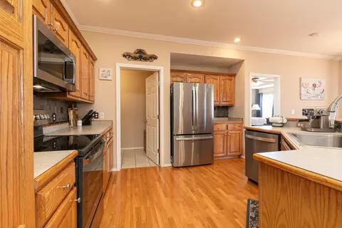 3852 W Erie St, Springfield, MO 65807 photo 9