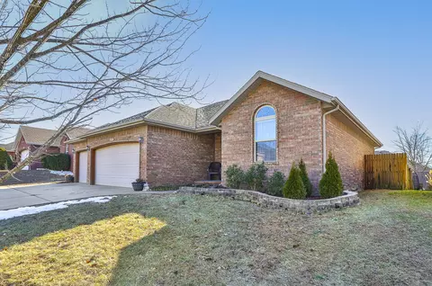 3852 W Erie St, Springfield, MO 65807 photo 2