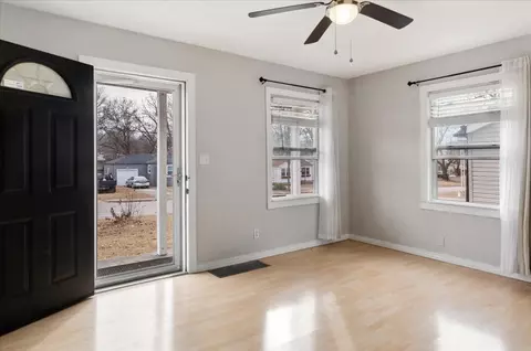 1111 W University St, Springfield, MO 65807 photo 4